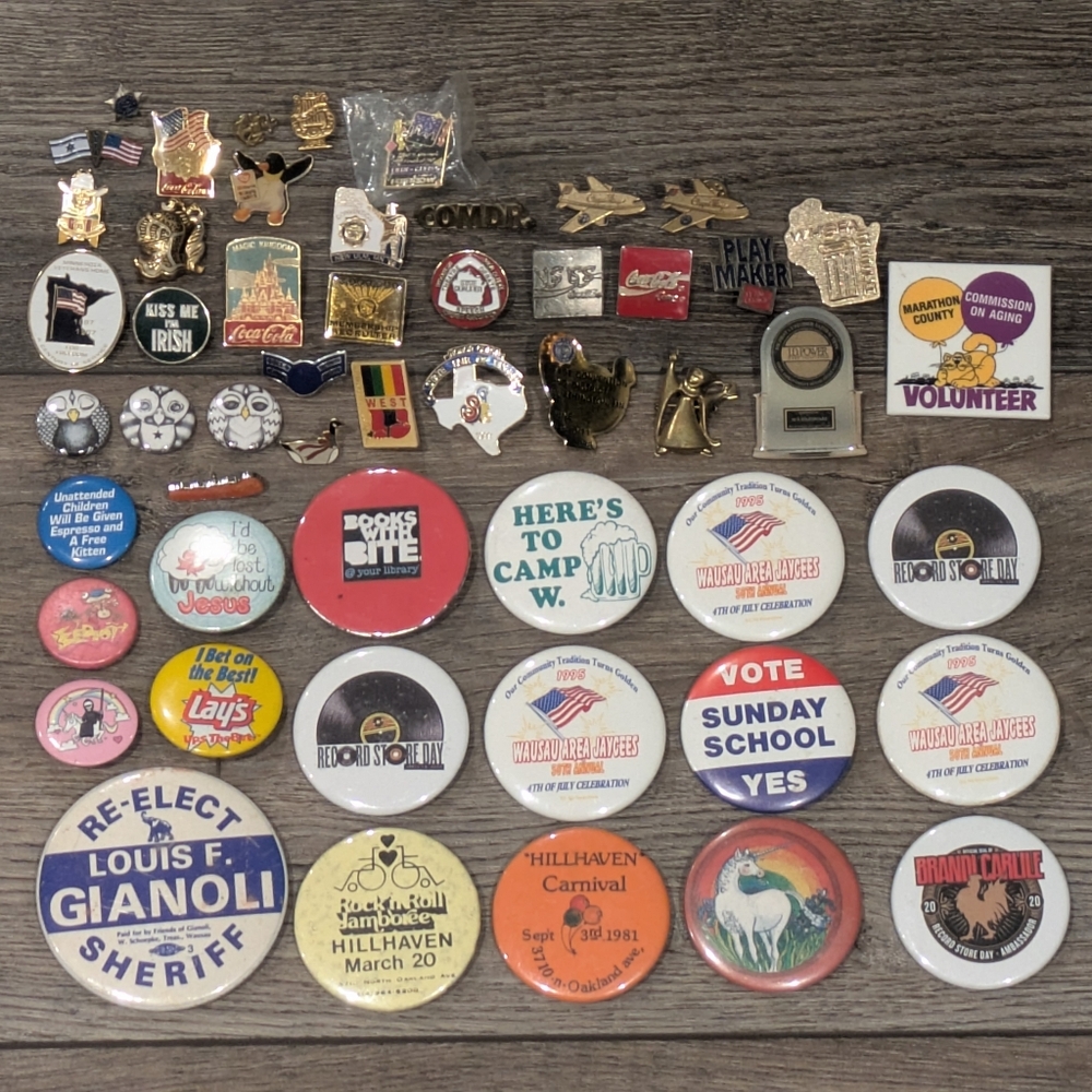 50+ Vintage Pins Buttons Pinbacks Minnesota Wisconsin Military Coca Cola Owl Lot